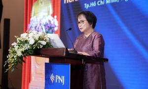 Thị trường vàng sôi động nhưng lợi nhuận của PNJ giảm so với cùng kỳ, vẫn “kẹt” hơn 395 tỷ đồng dự phòng khoản đầu tư vào Ngân hàng TMCP Đông Á