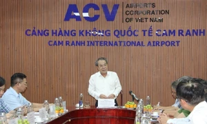 Đoàn giám sát của Ủy ban Thường vụ Quốc hội khảo sát thực tế tại Khánh Hòa