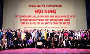 Có chính sách hỗ trợ nghệ nhân, nâng cao mức hưởng thụ văn hóa cho đồng bào