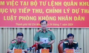 Đoàn khảo sát của Ủy ban Quốc phòng và An ninh làm việc với Bộ Tư lệnh Quân khu 7