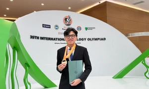 Nam sinh Trường THPT chuyên Khoa học Tự nhiên thành công “đổi màu” huy chương tại Kỳ thi Olympic Sinh học quốc tế