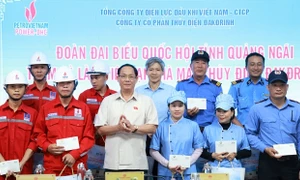 Phó Chủ tịch Quốc hội, Thượng tướng Trần Quang Phương thăm, làm việc tại Nhà máy Thủy điện ĐakĐRinh