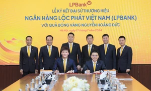 Quả bóng vàng Hoàng Đức được lựa chọn làm Đại sứ thương hiệu Ngân hàng Lộc Phát Việt Nam (LPBank)