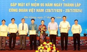 Bắc Giang: Gặp mặt kỷ niệm 95 năm Ngày thành lập Công đoàn Việt Nam