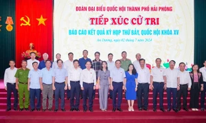 Phó Thủ tướng Chính phủ Trần Lưu Quang cùng Đoàn ĐBQH thành phố Hải Phòng tiếp xúc cử tri huyện An Dương