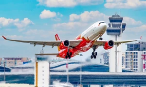 Vietjet tăng trưởng doanh thu 15% trong sáu tháng đầu năm