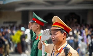 Cảnh sát giao thông Hà Nội "xuyên đêm, đội nắng" bảo đảm trật tự an toàn giao thông Lễ Quốc tang Tổng Bí thư Nguyễn Phú Trọng