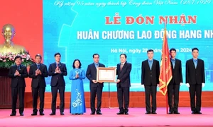 Chủ tịch Quốc hội Trần Thanh Mẫn dự Lễ trao Giải thưởng Nguyễn Văn Linh lần thứ IV