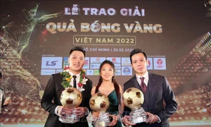 Tiền đạo Văn Quyết, Huỳnh Như giành Quả bóng vàng Việt Nam 2022