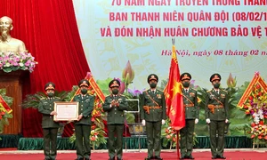 Ban Thanh niên Quân đội đón nhận Huân chương Bảo vệ Tổ quốc hạng Nhất