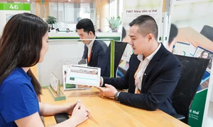 Vietcombank phân phối độc quyền sản phẩm “FWD Nâng tầm vị thế”