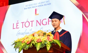 Thủ khoa tốt nghiệp xuất sắc ĐH Bách khoa Hà Nội: Từng bị áp lực vì “tin đồn” học Bách khoa khó qua môn