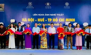 Liên hoan ảnh nghệ thuật Hà Nội - Huế - TP Hồ Chí Minh