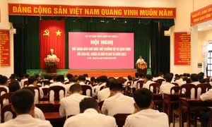 Bộ Tư lệnh Vùng Cảnh sát biển 3 đối thoại dân chủ với cán bộ, chiến sĩ