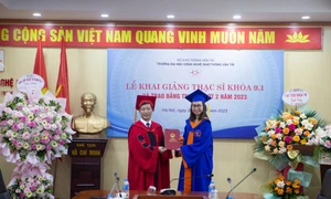 Trường Đại học Công nghệ Giao thông Vận tải khai giảng và trao bằng thạc sĩ năm 2023