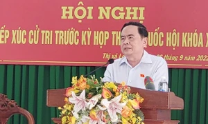 Phó Chủ tịch Thường trực Quốc hội Trần Thanh Mẫn tiếp xúc cử tri tại thị xã Long Mỹ, tỉnh Hậu Giang