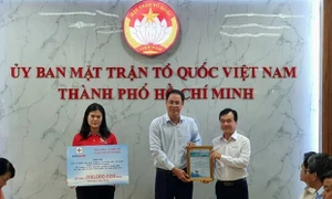 EVNHCMC ủng hộ 200 triệu đồng cho Quỹ “Vì biển đảo quê hương – Vì tuyến đầu Tổ quốc”