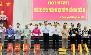 Phó Chủ tịch Thường trực Quốc hội Trần Thanh Mẫn tiếp xúc cử tri tại TP. Vị Thanh, tỉnh Hậu Giang