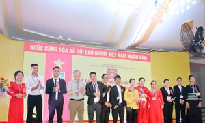 Phát huy giá trị văn hoá đậm đà bản sắc dân tộc