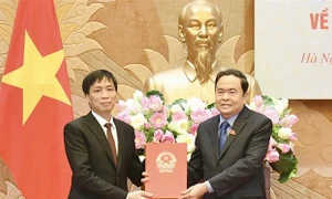 NGHỊ QUYẾT Về việc bổ nhiệm nhân sự giữ chức vụ Trợ lý Ủy viên Bộ Chính trị, Phó Chủ tịch Thường trực Quốc hội Trần Thanh Mẫn