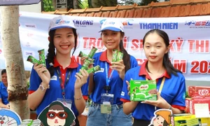 Nestlé Việt Nam tặng gần 200.000 phần quà hỗ trợ học sinh, sinh viên