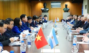 Trưởng Ban Tuyên giáo Trung ương Nguyễn Trọng Nghĩa thăm, làm việc tại Argentina