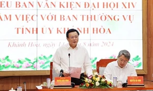 Đoàn Tiểu ban Văn kiện Đại hội XIV của Đảng làm việc với Tỉnh ủy Khánh Hòa