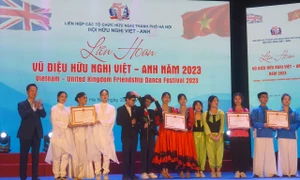 Liên hoan vũ điệu hữu nghị Việt - Anh