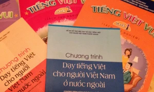 Nâng cao hiệu quả dạy học tiếng Việt cho người Việt Nam ở nước ngoài