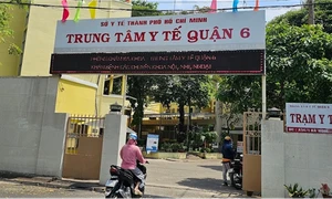 TP. Hồ Chí Minh: Trung tâm Y tế quận 6 dùng bác sĩ chưa có chứng chỉ hành nghề khám sức khoẻ cho học sinh