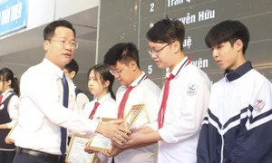 Hà Nội: 55 học sinh đạt giải Nhất kỳ thi học sinh giỏi các môn văn hóa và khoa học lớp 9