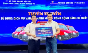 TP Cần Thơ: Nâng cao thói quen sinh viên sử dụng xe buýt làm phương tiện đi lại