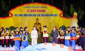 Hải Phòng dành 1,32 tỷ đồng khen thưởng học sinh, sinh viên xuất sắc tiêu biểu