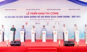 Triển khai thi công Dự án Đầu tư Xây dựng đường Hồ Chí Minh đoạn Chơn Thành - Đức Hòa