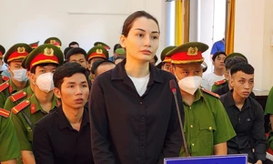 Kiên Giang: Nhóm chế tạo, mua bán vũ khí quân dụng lĩnh 82 năm tù