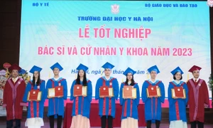 Khóa tốt nghiệp đặc biệt với hơn 1100 Bác sĩ và Cử nhân Y khoa của trường ĐH Y Hà Nội