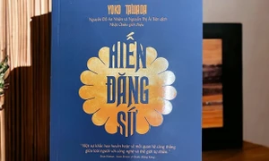 Bước vào thế giới ẩn dụ với "Hiến đăng sứ" của Yoko Tawada