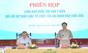 Chủ tịch Quốc hội Vương Đình Huệ chủ trì phiên họp về dự thảo Luật Tổ chức Toà án Nhân dân (sửa đổi)