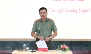 Đoàn giám sát của Ủy ban Quốc phòng và An ninh làm việc với UBND quận Hoàn Kiếm, TP. Hà Nội