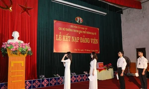 Thái Nguyên chú trọng công tác phát triển Đảng trong trường học