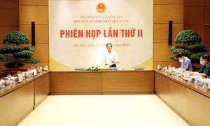 Phó Chủ tịch Quốc hội, Đại tướng Đỗ Bá Tỵ chủ trì Phiên họp Tiểu Ban An ninh, trật tự và y tế