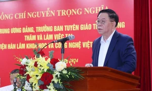 Trưởng Ban Tuyên giáo Trung ương Nguyễn Trọng Nghĩa làm việc với Viện Hàn lâm Khoa học và Công nghệ Việt Nam