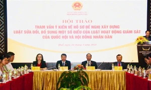 Phó Chủ tịch Quốc hội, Thượng tướng Trần Quang Phương dự Hội thảo về sửa đổi Luật Hoạt động giám sát của Quốc hội và HĐND