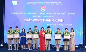 Sôi nổi chương trình chào mừng 93 năm ngày thành lập Đoàn TNCS Hồ Chí Minh của Trường THPT Phan Huy Chú - Đống Đa