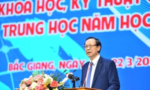 Thí sinh bắt đầu tranh tài tại Cuộc thi Khoa học, kỹ thuật cấp quốc gia học sinh trung học lần thứ 12