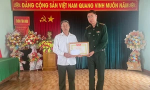 Quảng Bình: Khen thưởng người dân trình báo về 20 bánh ma túy dạt vào bờ biển