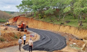 Bình Phước: Một công ty liên tiếp trúng sát giá hàng loạt gói thầu đầu tư công gần 2.500 tỷ đồng