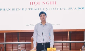 Tổng LĐLĐ Việt Nam tổ chức hội nghị phản biện dự thảo Luật Đất đai (sửa đổi)