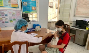 TP. Hồ Chí Minh tiếp nhận 8.100 liều vaccine 5 trong 1