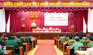 Phó Chủ tịch Thường trực Quốc hội Trần Thanh Mẫn tiếp xúc cử tri chuyên đề với lực lượng vũ trang tỉnh Hậu Giang